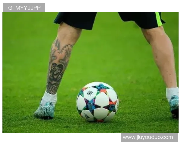 足球明星纹身图案全解析展现个性与热情的艺术之旅 足球明星纹身图案全解析展现个性与热情的艺术之旅