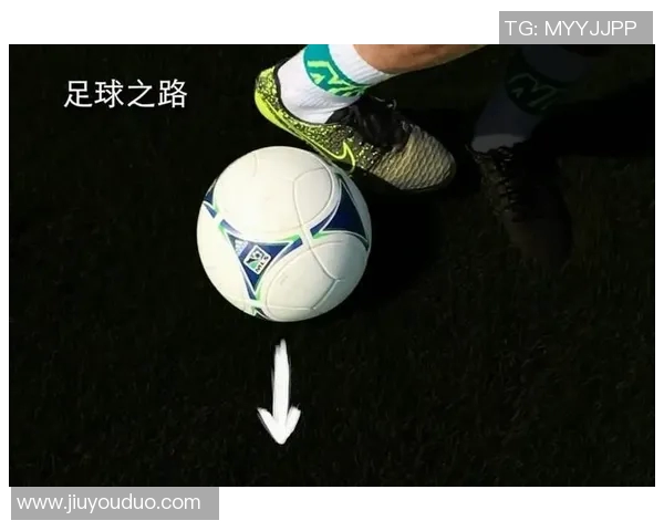 足球明星脚后跟传球精彩瞬间集锦让你领略足球技巧之美 足球明星脚后跟传球精彩瞬间集锦让你领略足球技巧之美
