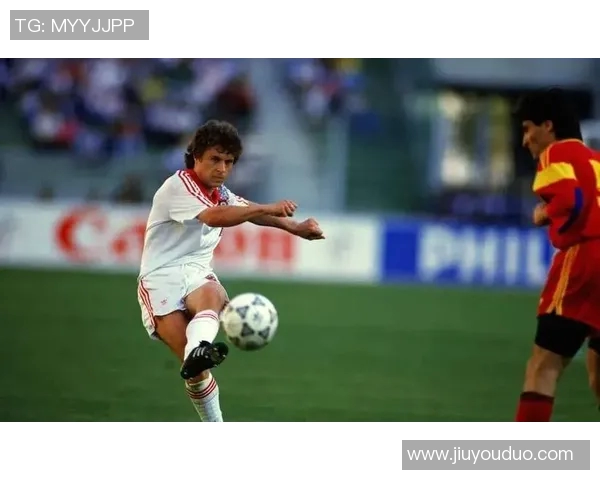 13号球衣的传奇足球明星们盘点与他们的辉煌成就 13号球衣的传奇足球明星们盘点与他们的辉煌成就