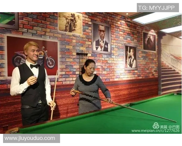 中国足球明星蜡像展览揭幕球迷与偶像零距离互动体验活动精彩纷呈