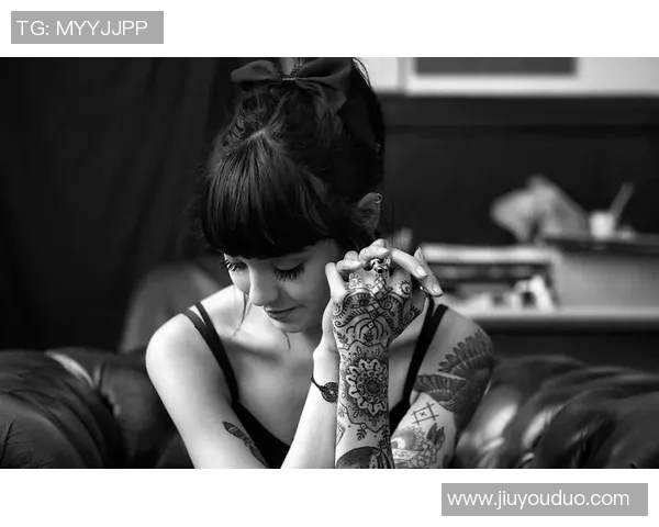 足球明星纹身艺术展现女性魅力与个性之美