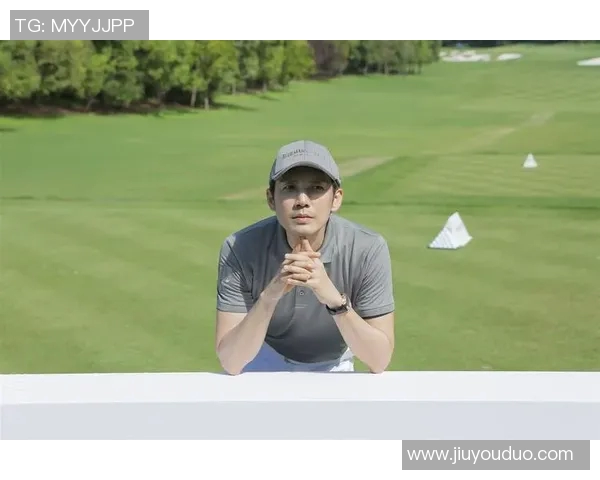 足球明星西装造型男生头像展现时尚魅力与运动精神的完美结合 足球明星西装造型男生头像展现时尚魅力与运动精神的完美结合